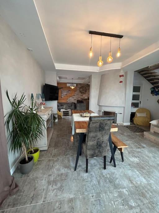 Comme A La Maison Narbonne Bagian luar foto